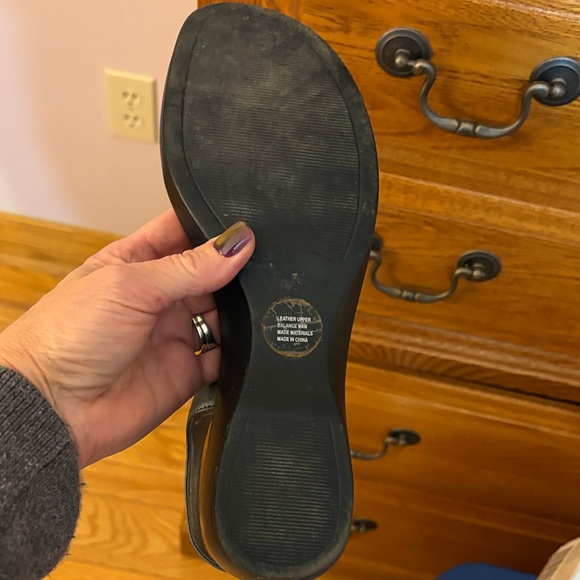 Seychelles Black Sandals with Floral Accents - Picture 6 of 7